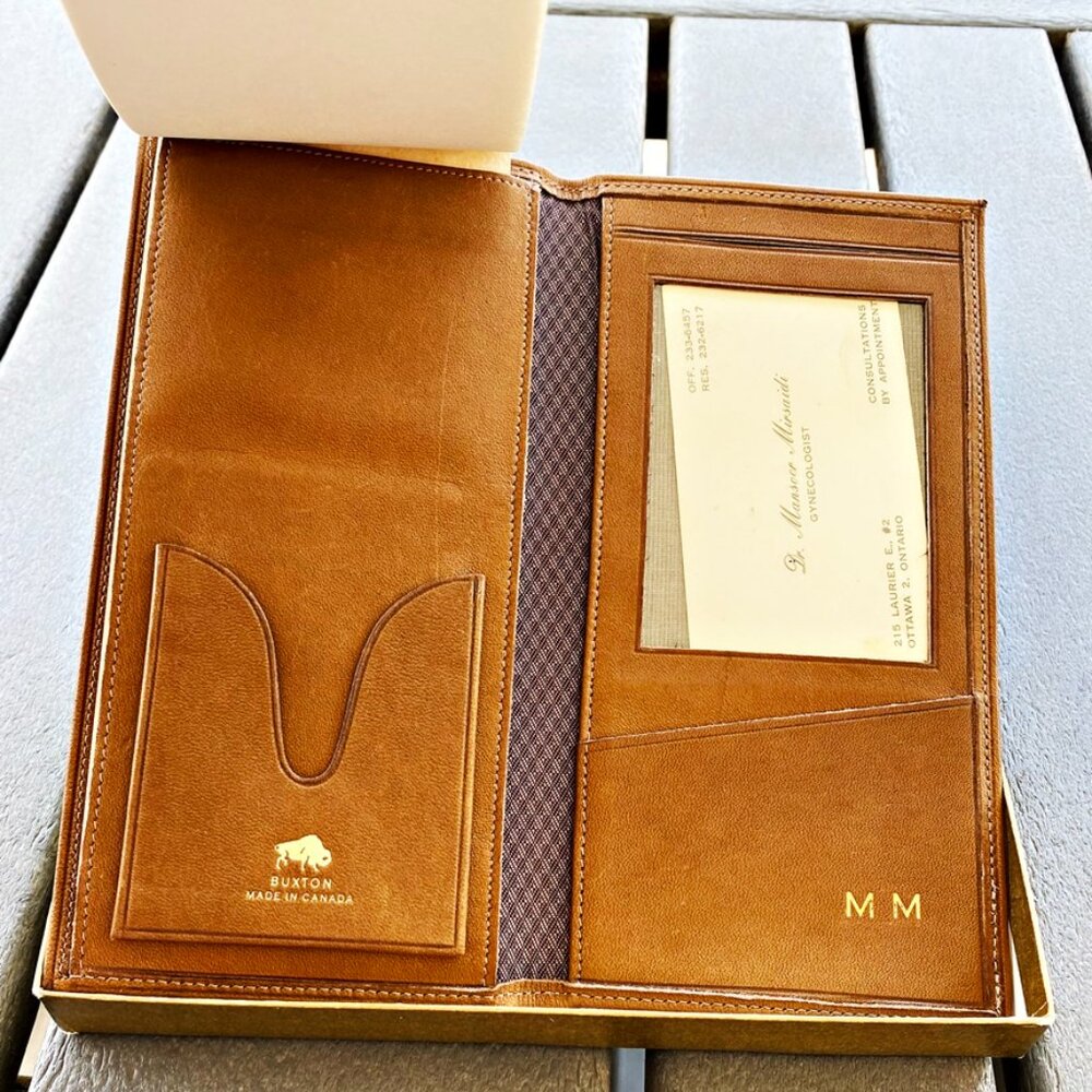 Buxton Leather Wallet Brown Made in Canada Boxed Initials MM Ottowa  Vntg New OS - Picture 4 of 8